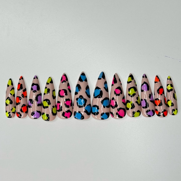 Press on Nails Stiletto - Picture 4 of 5